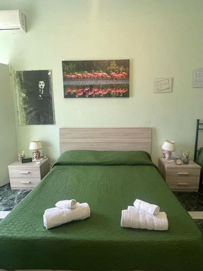 Maya'S Apartment Close To Ballaro Market And Central Station Palermo Esterno foto