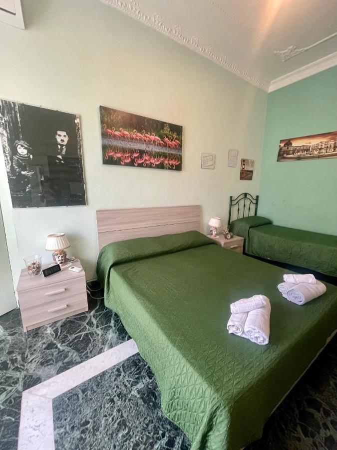 Maya'S Apartment Close To Ballaro Market And Central Station Palermo Esterno foto