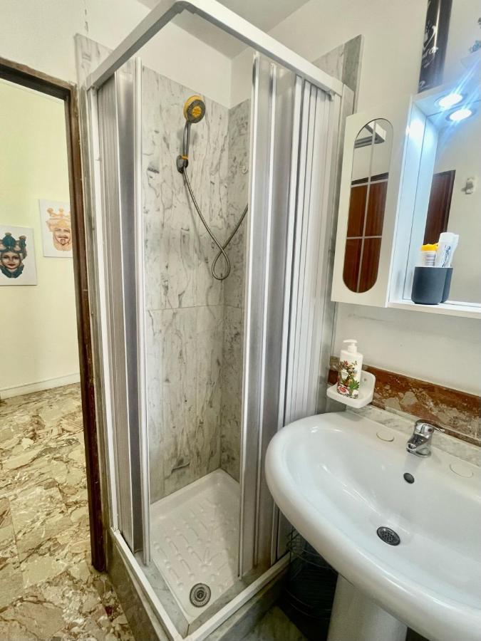 Maya'S Apartment Close To Ballaro Market And Central Station Palermo Esterno foto