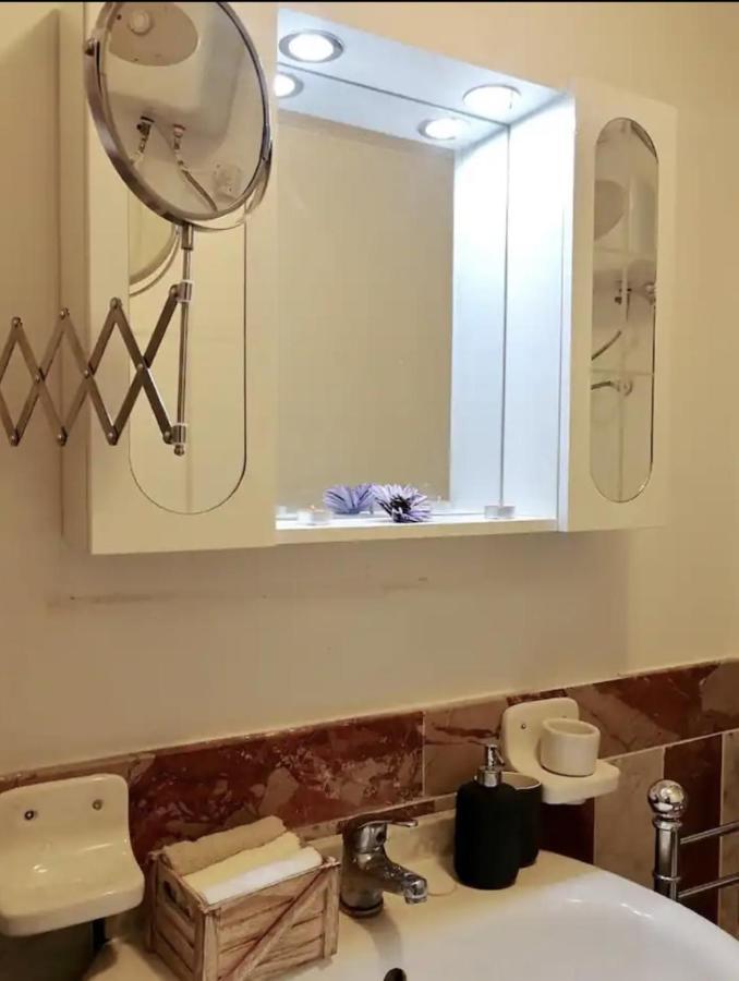 Maya'S Apartment Close To Ballaro Market And Central Station Palermo Esterno foto