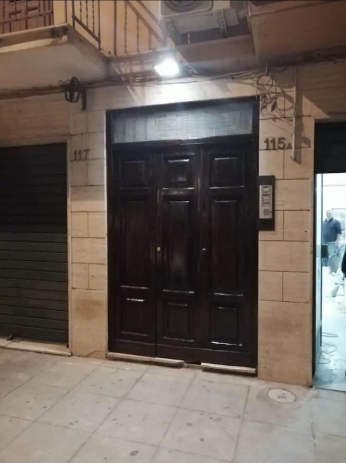 Maya'S Apartment Close To Ballaro Market And Central Station Palermo Esterno foto